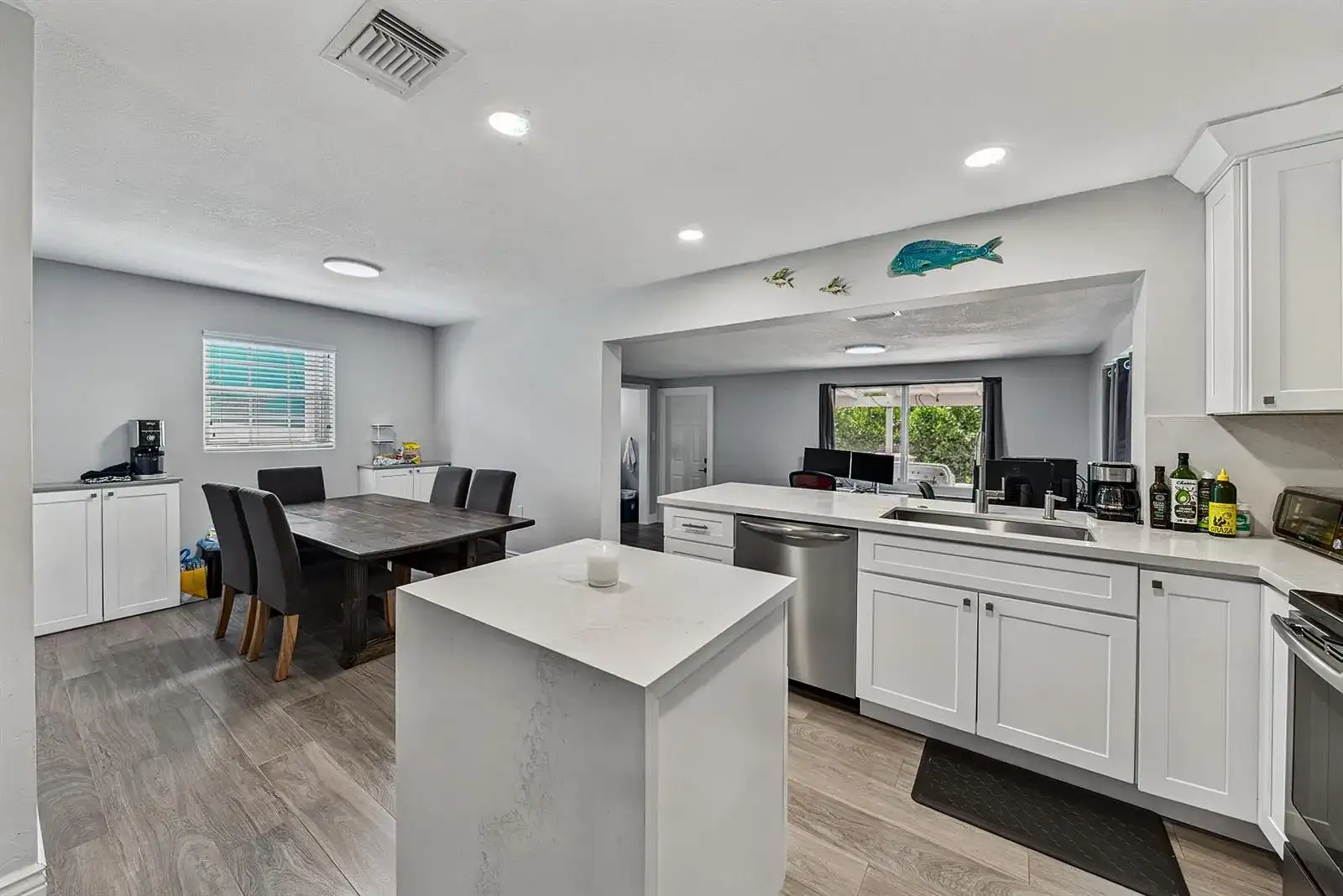 121 NE 55TH Street, Oakland Park FL 33334 photo 4