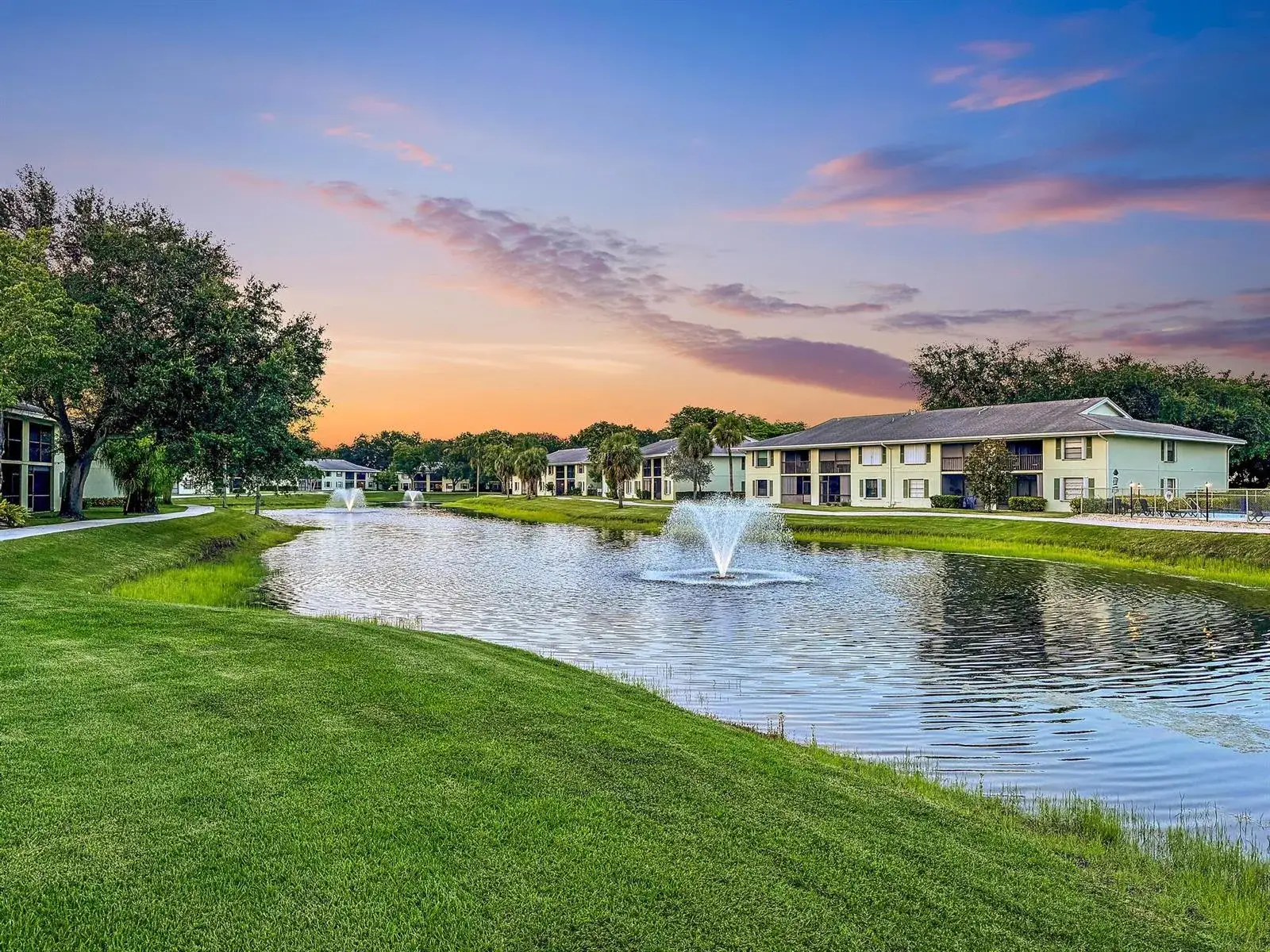 1901 Sabal Ridge Court # D, Palm Beach Gardens FL 33418
