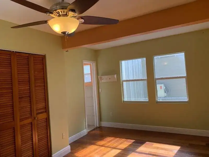 215 S OCEAN BREEZE, FL 33460 photo 3