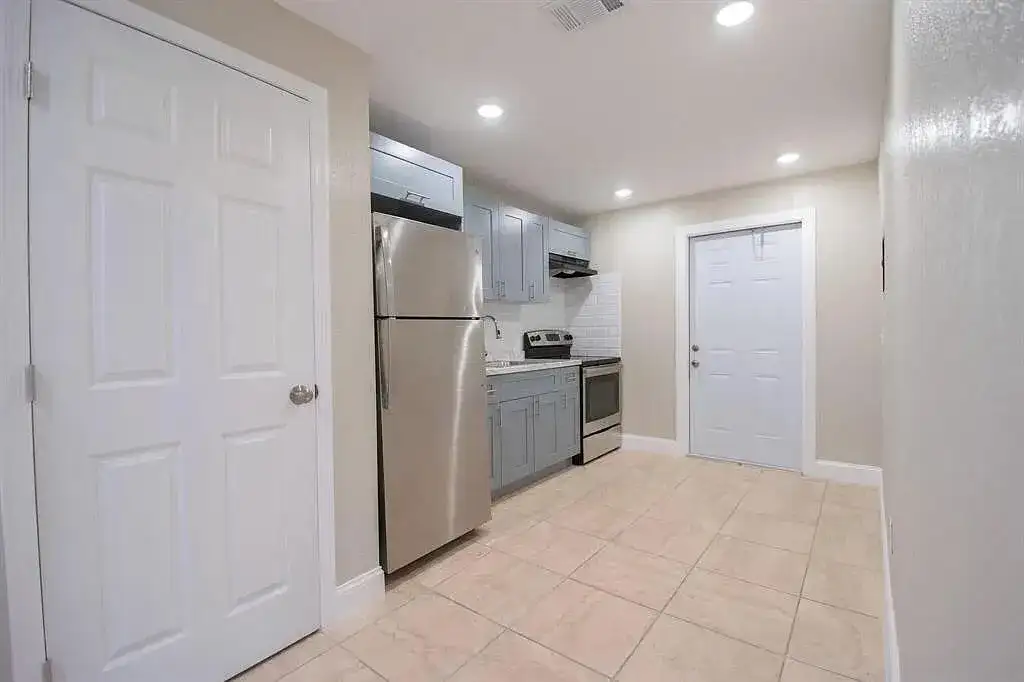 508 N 23RD Street, Fort Pierce FL 34950 photo 2