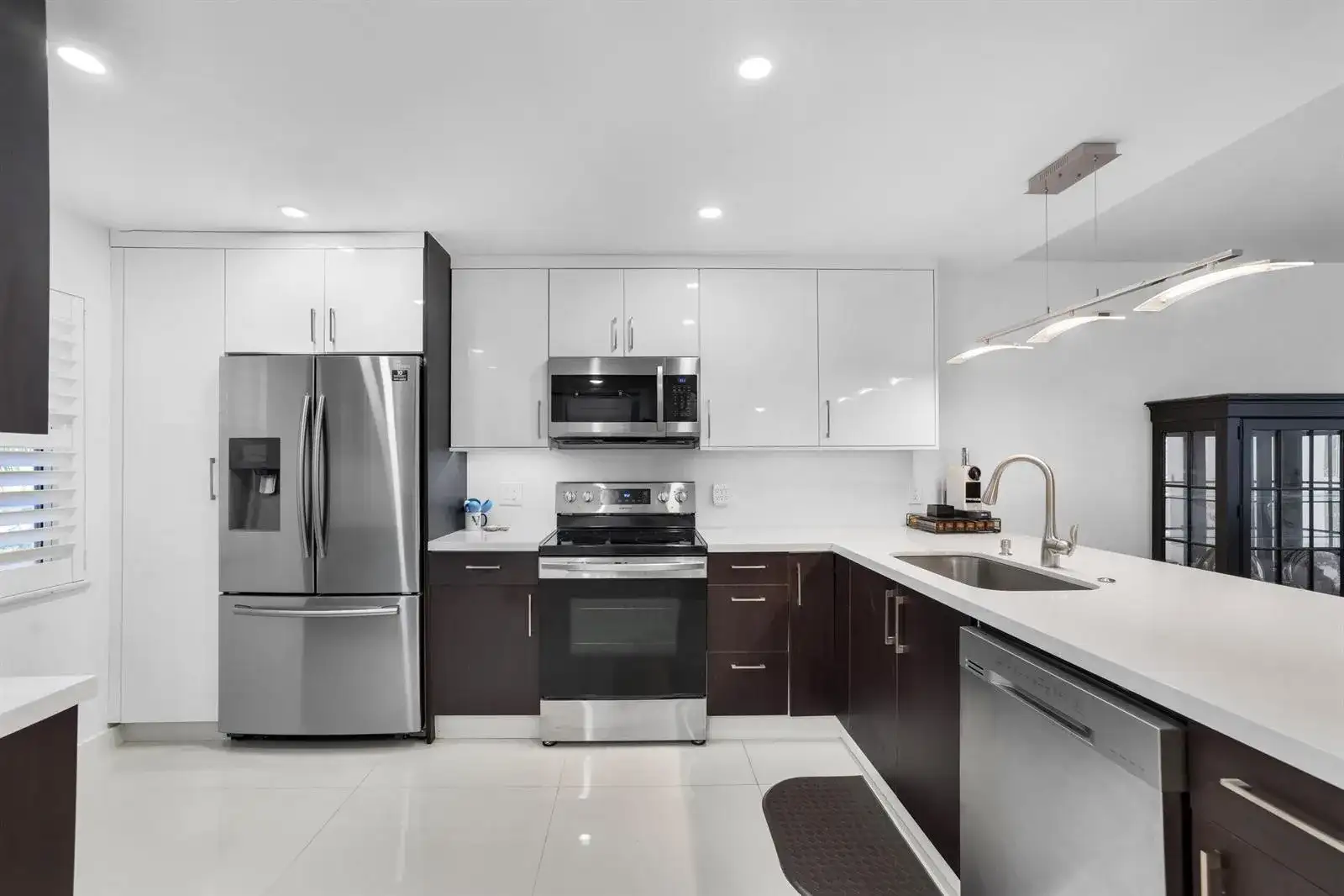 3930 OAKS CLUBHOUSE Drive # 401, Pompano Beach FL 33069 photo 5