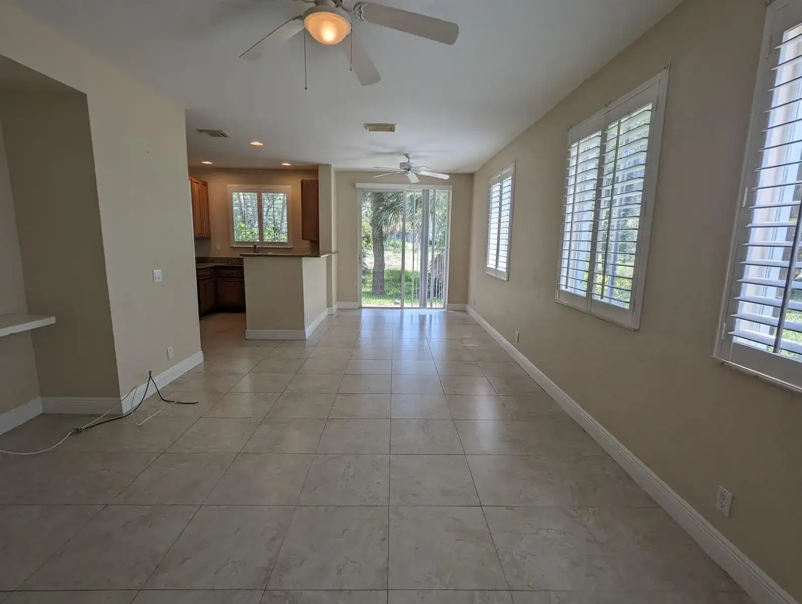 3189 Laurel Ridge Circle, Riviera Beach FL 33404 photo 2