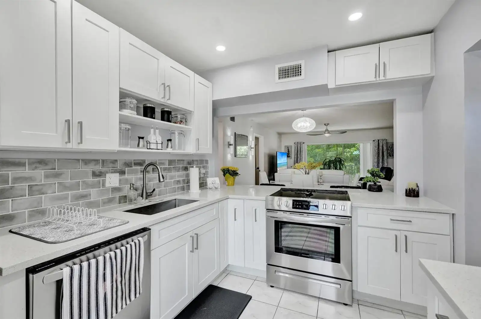 130 LAKE MERYL Drive # 227, West Palm Beach FL 33411 photo 4