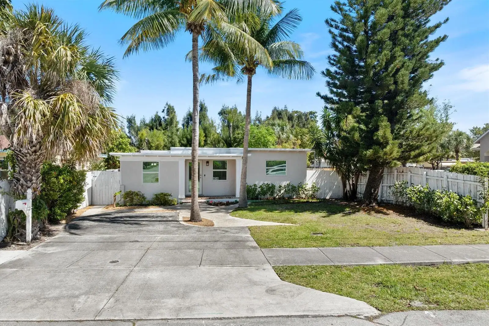 543 NE 3rd Avenue, Delray Beach FL 33444 photo 3