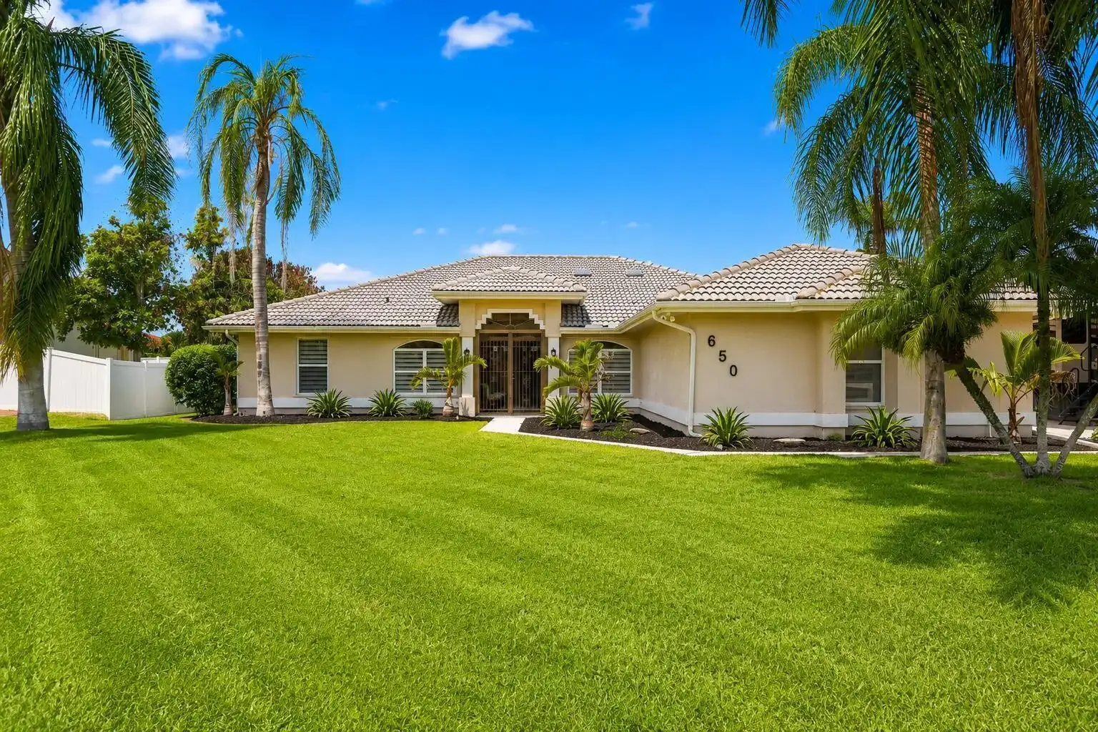 650 SE HIDDEN RIVER Drive, Port St. Lucie FL 34983 photo 4