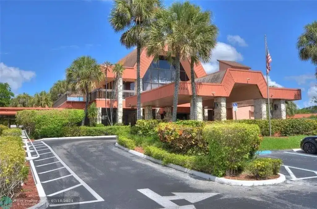3210 HOLIDAY SPRINGS Boulevard # 110, Margate FL 33063 photo 2