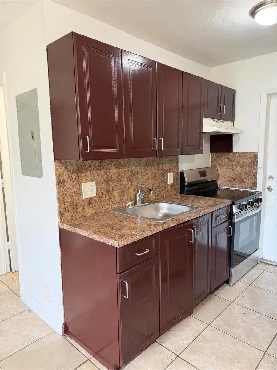 1124 NW 2ND Street # 2, Fort Lauderdale FL 33311 photo 3