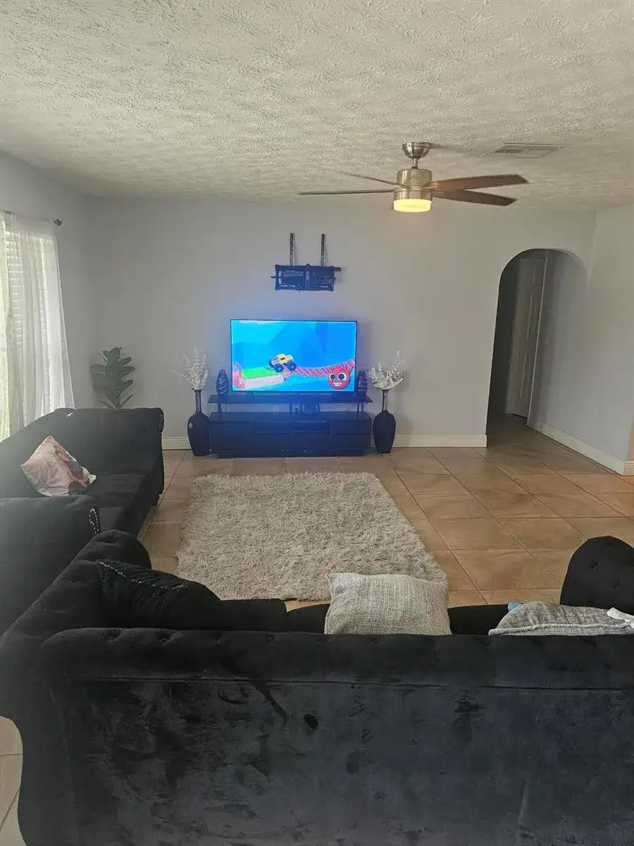 301 SW VIOLET Avenue, Port St. Lucie FL 34983 photo 4