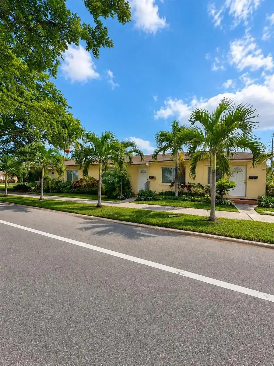 1220 S 20TH Avenue, Hollywood FL 33020