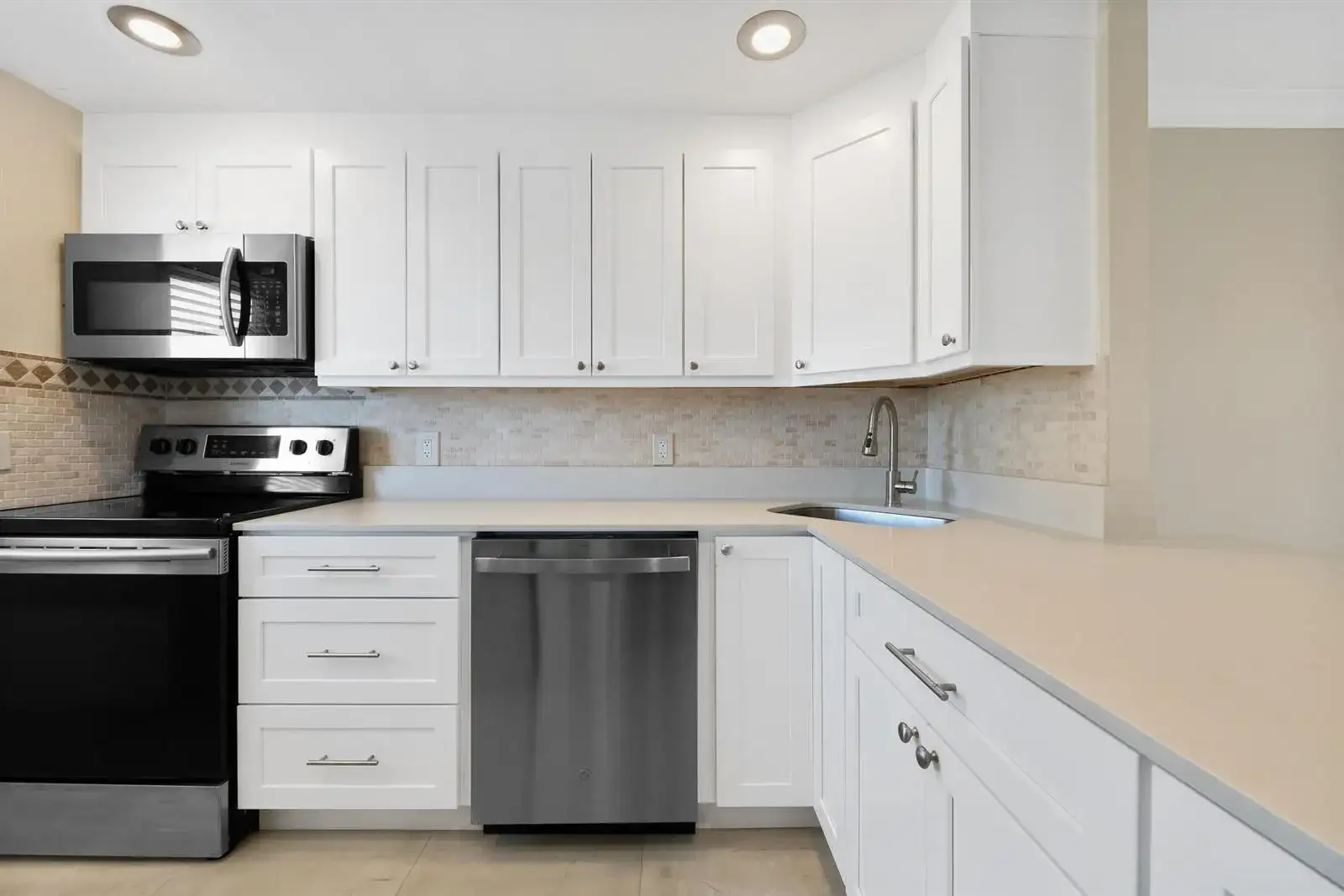 400 N FEDERAL Highway # 408, Deerfield Beach FL 33441 photo 2