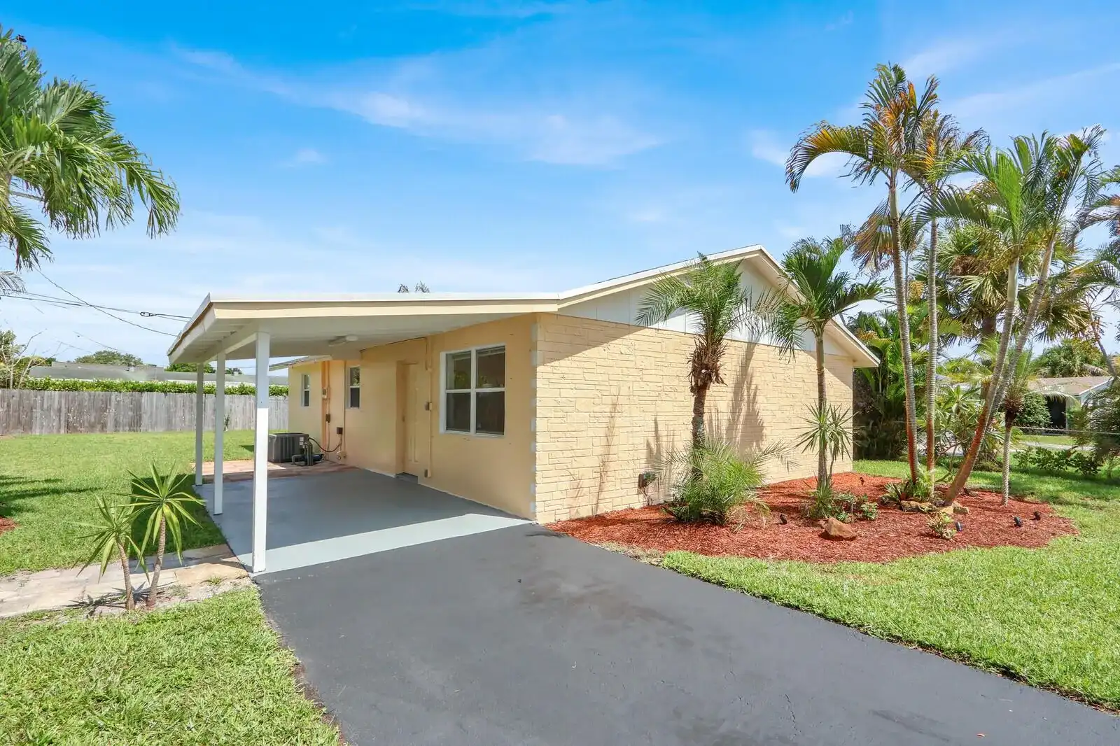 357 Garden Boulevard, Palm Beach Gardens FL 33410