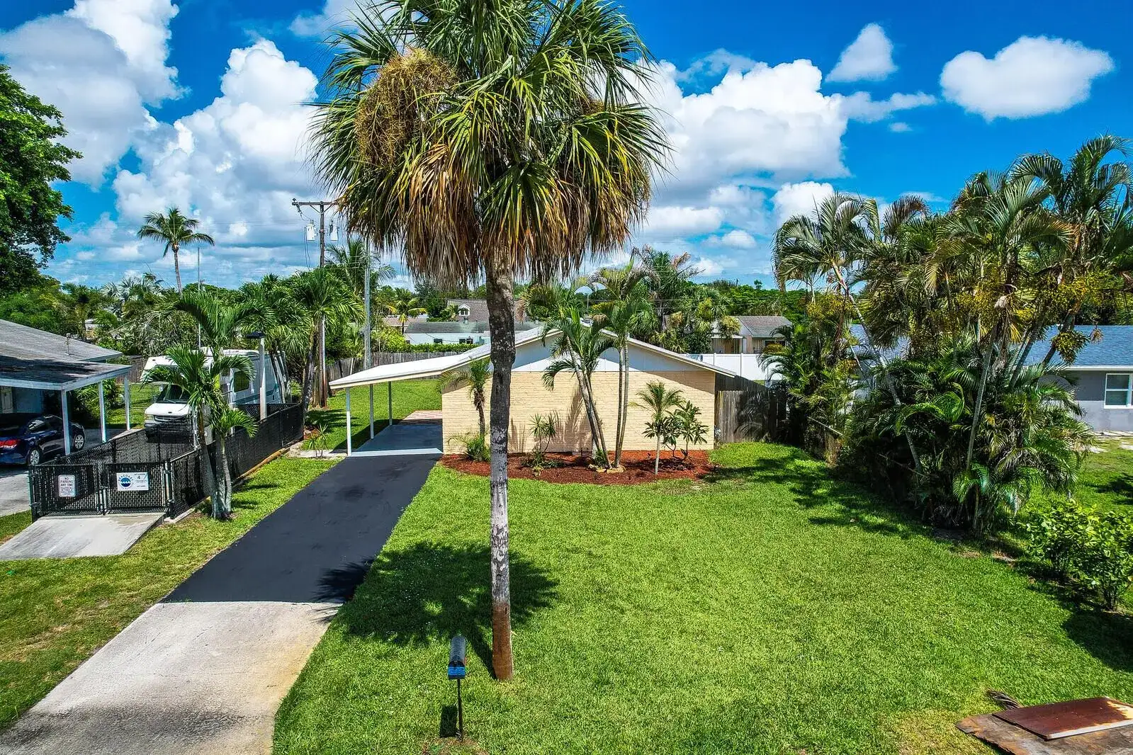 357 Garden Boulevard, Palm Beach Gardens FL 33410 photo 4