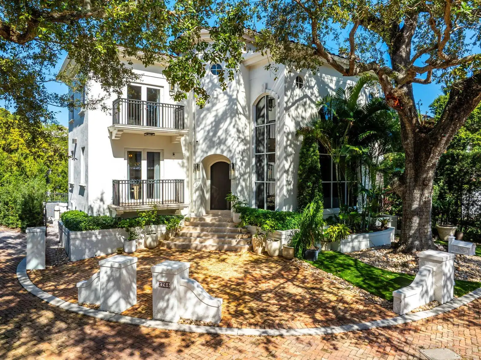 2765 Brickell Court, Miami FL 33129 photo 2