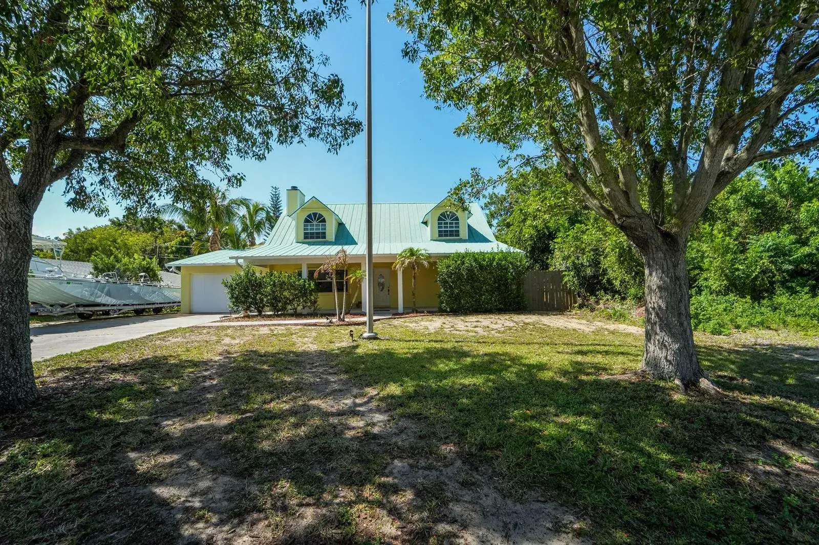 8645 SE Alabama Place, Hobe Sound FL 33455