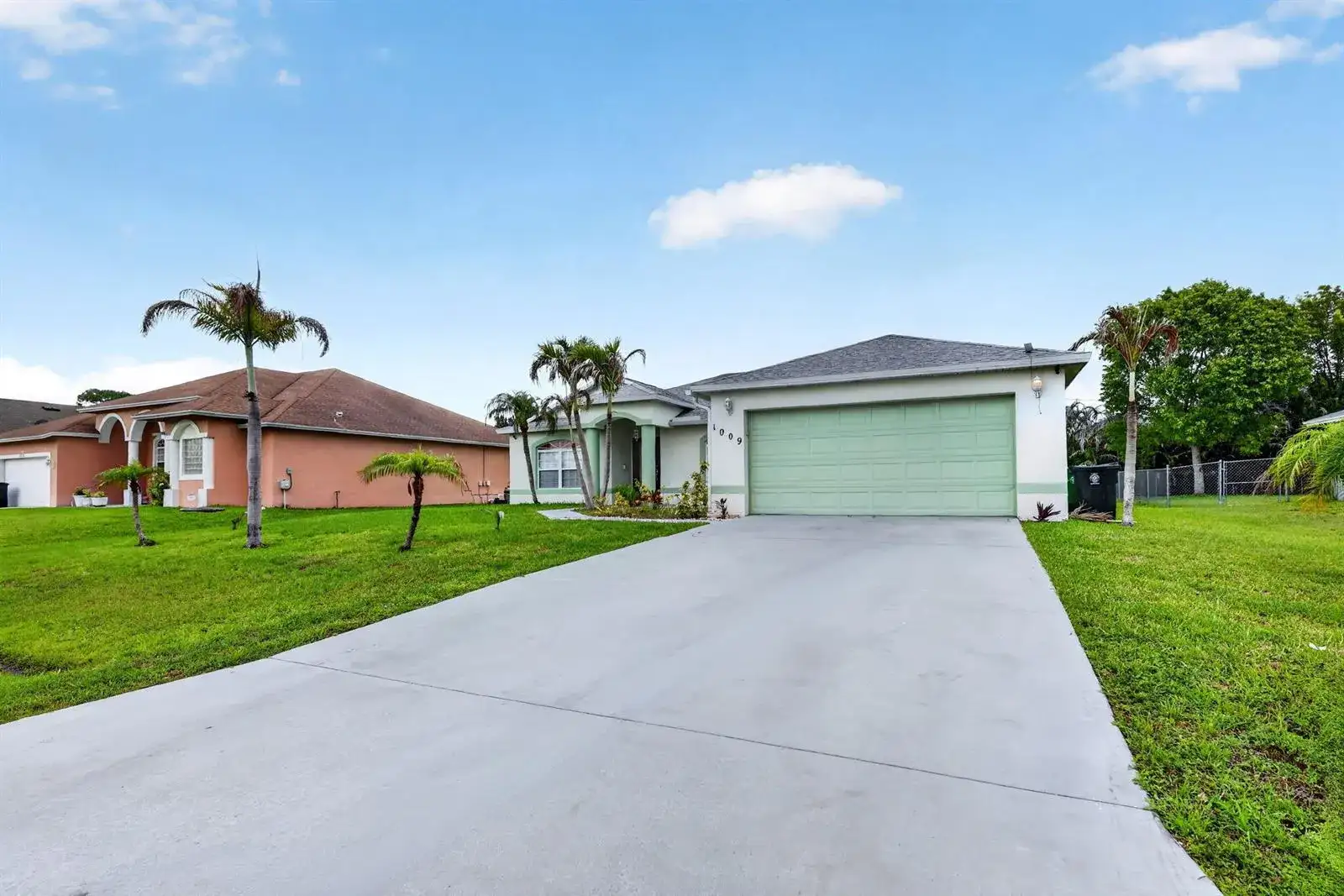 1009 SW FENWAY Road, Port St. Lucie FL 34953 photo 2