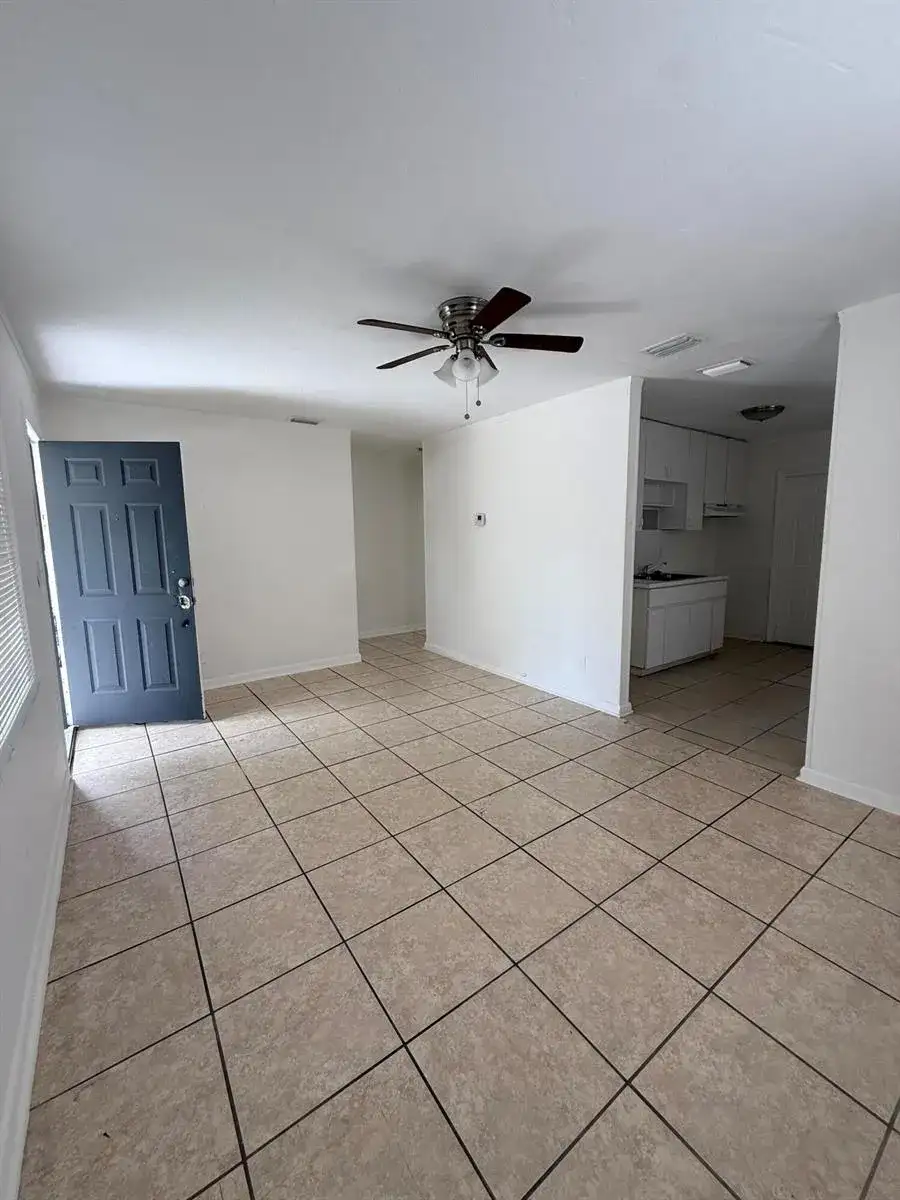 865 W 3RD Street, Riviera Beach FL 33404 photo 2