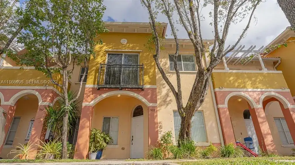 903 N SANTA CATALINA Circle, North Lauderdale FL 33068 photo 2