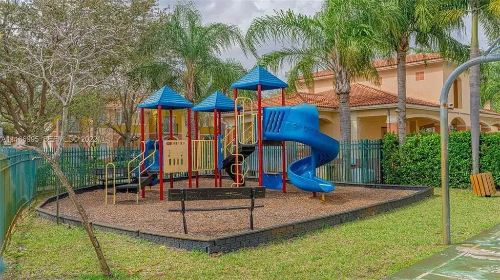 903 N SANTA CATALINA Circle, North Lauderdale FL 33068 photo 5