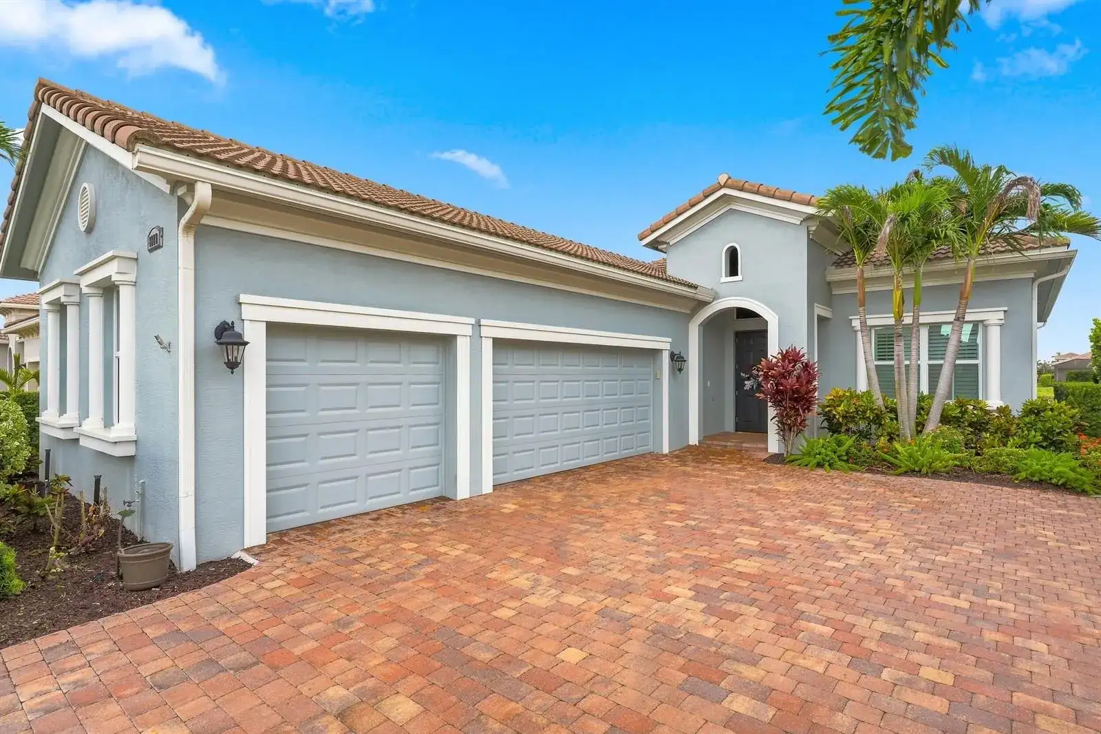 8809 SW Montova Way, Port St. Lucie FL 34987 photo 2