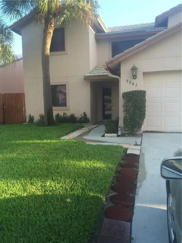 5941 Strawberry Lakes Circle, Lake Worth FL 33463