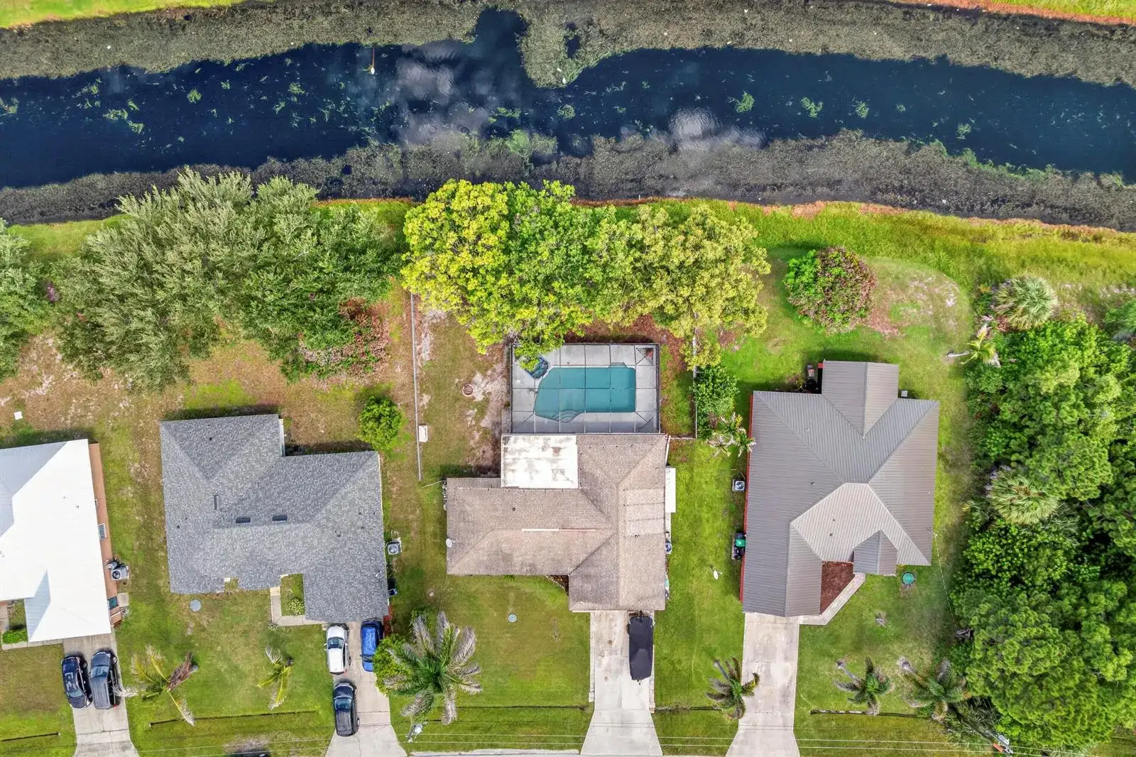 2081 SE SOUTH BUTTONWOOD Drive, Port St. Lucie FL 34952 photo 4