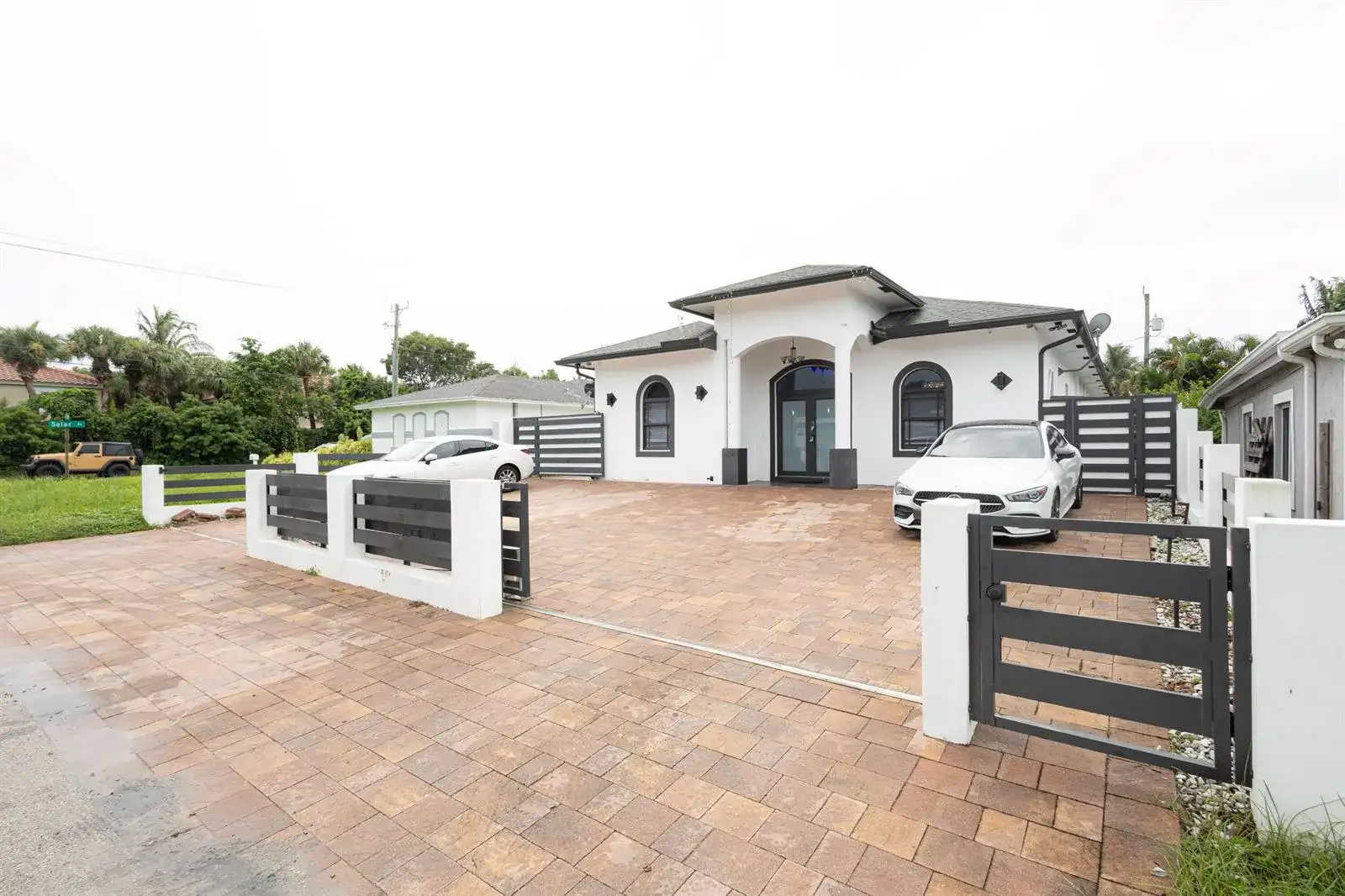 725 Mercury Street Street, West Palm Beach FL 33406 photo 2
