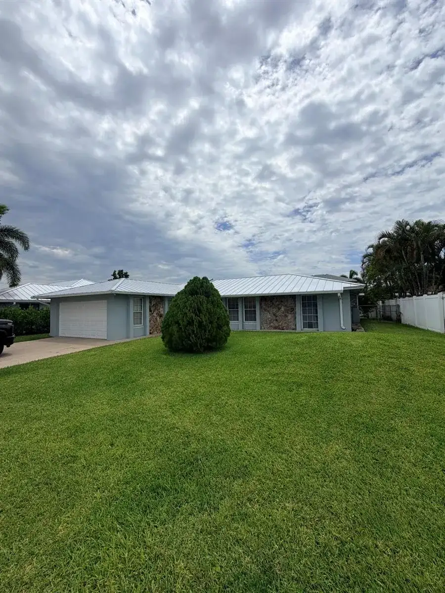 2601 W CARANDIS Road, West Palm Beach FL 33406 photo 2
