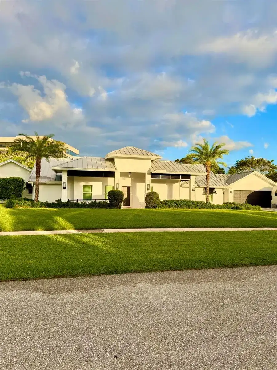 11863 LAKE SHORE Place, Palm Beach Gardens FL 33408 photo 3