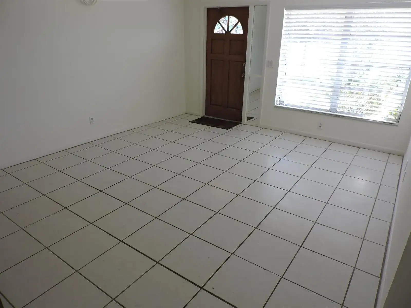 9046 SE Parkway Drive, Hobe Sound FL 33455 photo 2