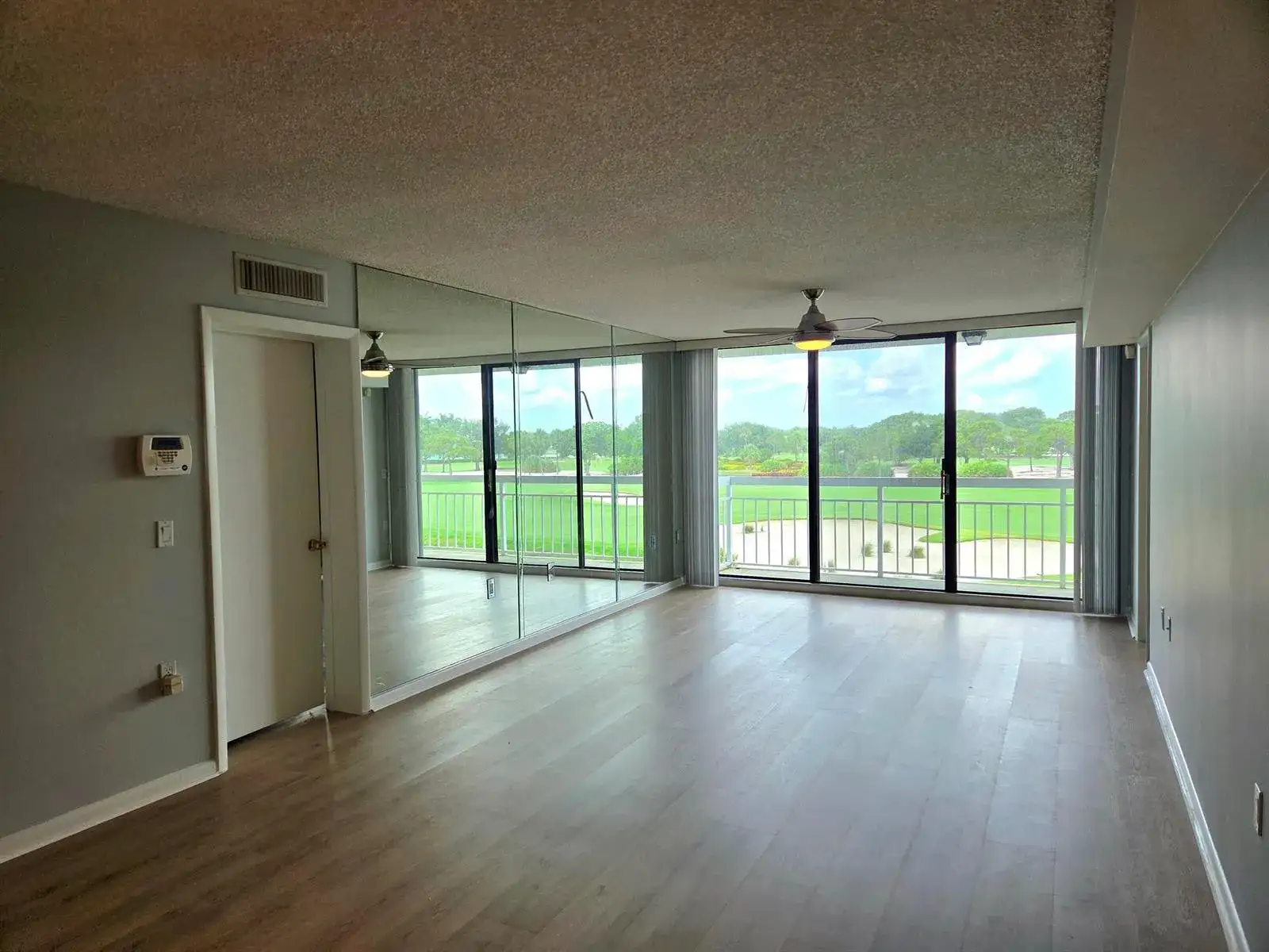 2421 VILLAGE Boulevard # 303, West Palm Beach FL 33409 photo 4