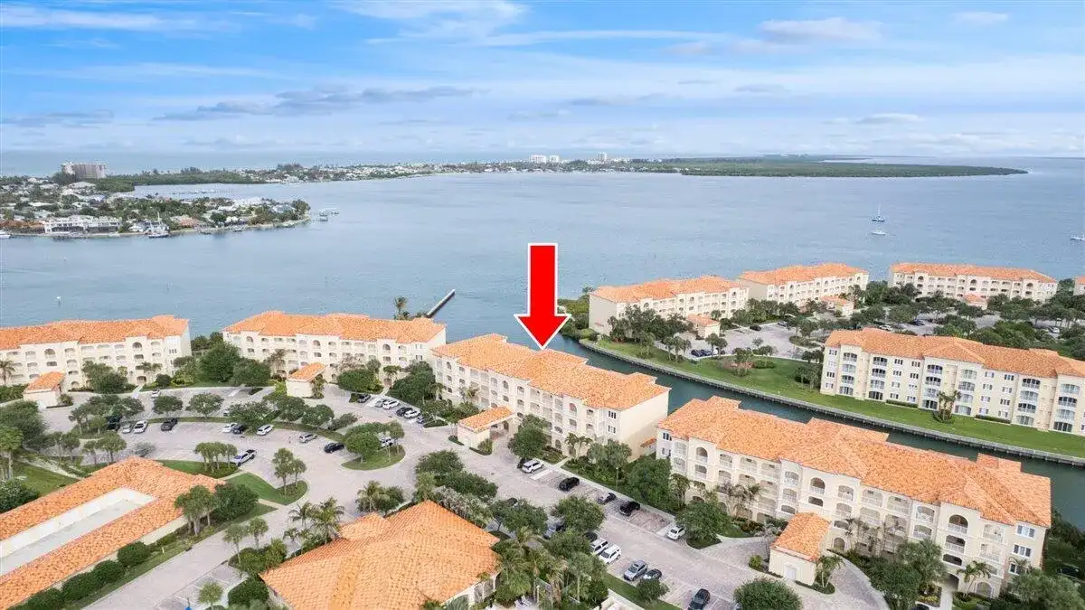 5 HARBOUR ISLE Drive E, Fort Pierce FL 34949 photo 2