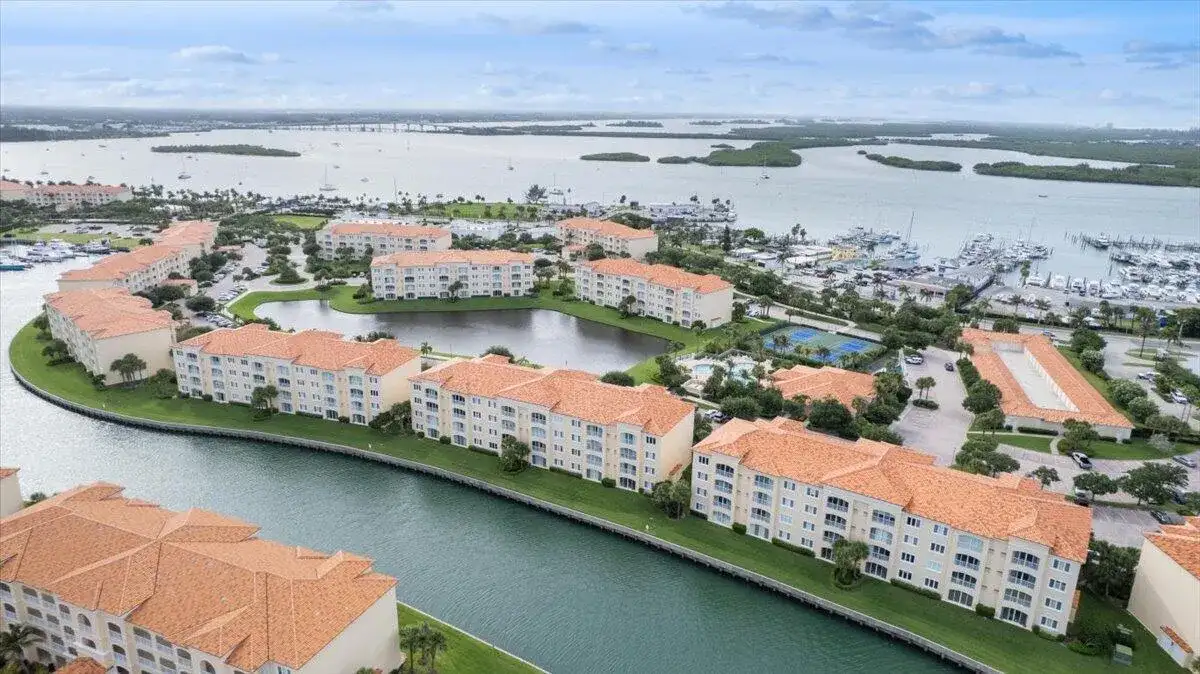 5 HARBOUR ISLE Drive E, Fort Pierce FL 34949 photo 4