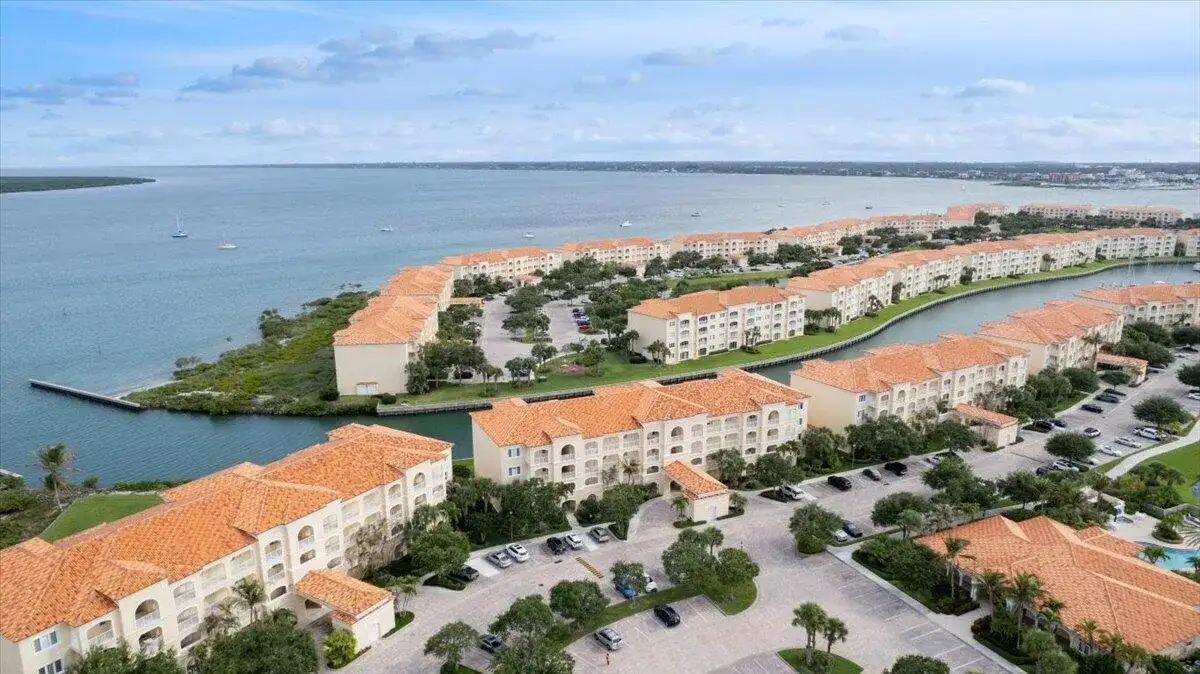 5 HARBOUR ISLE Drive E, Fort Pierce FL 34949 photo 5