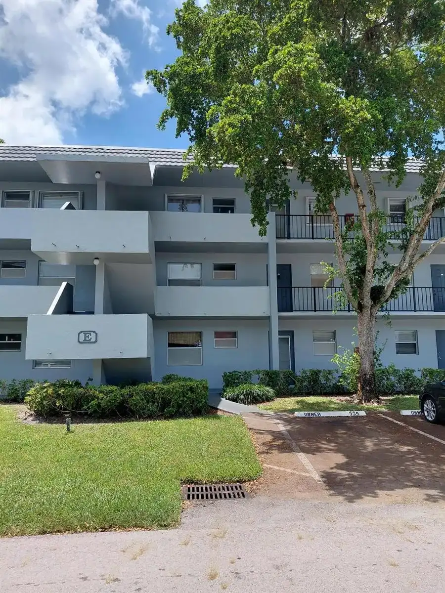 8350 SANDS POINT Boulevard # 102E, Tamarac FL 33321