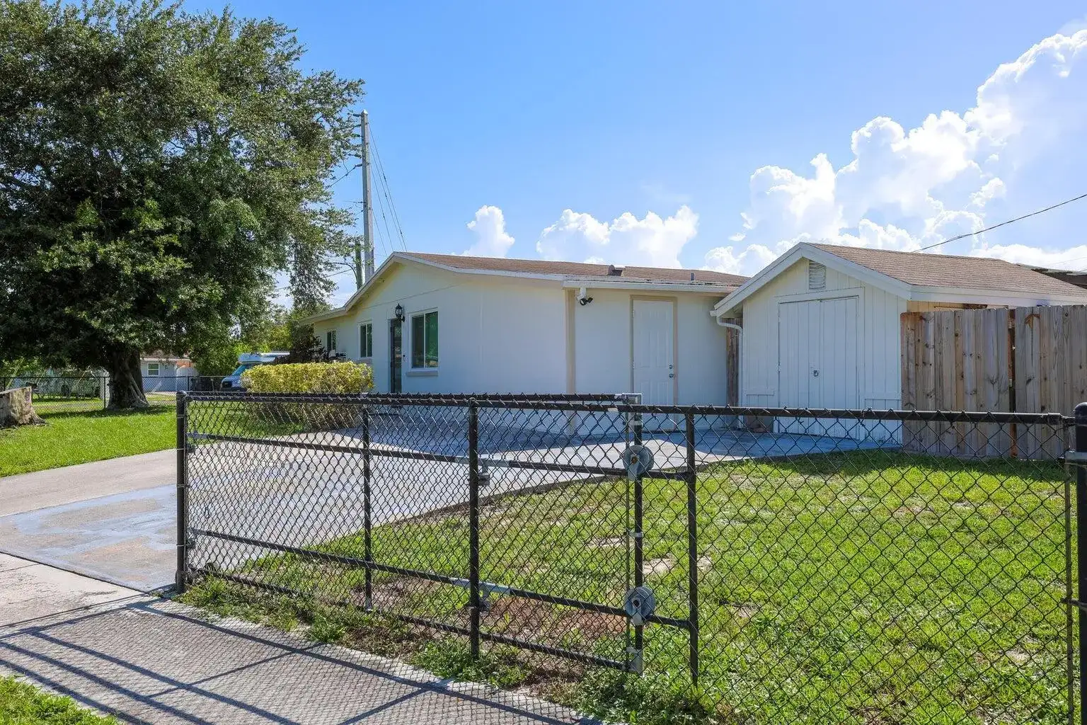 5763 Purdy Lane, West Palm Beach FL 33415 photo 5