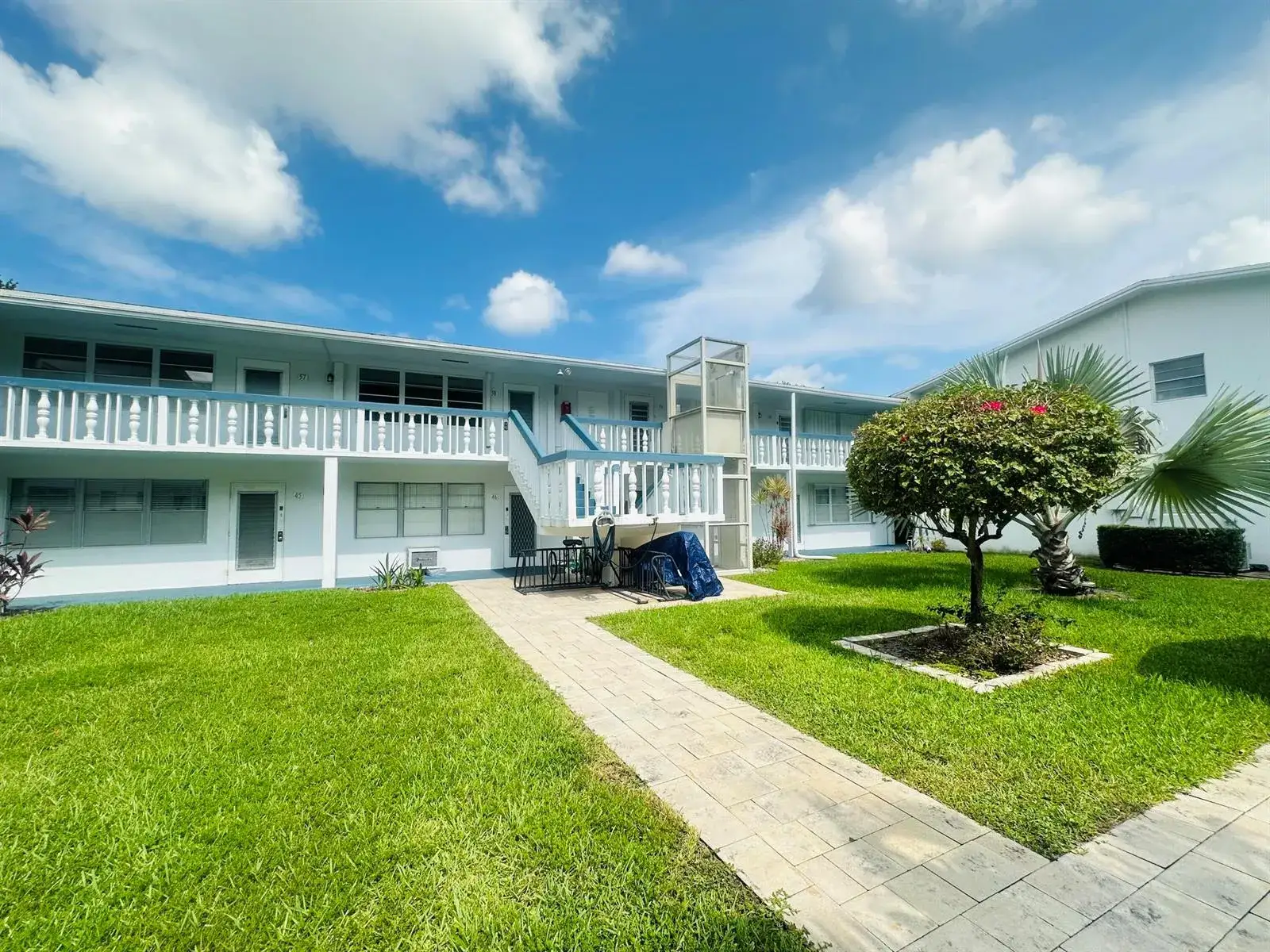 59 OAKRIDGE E, Deerfield Beach FL 33442