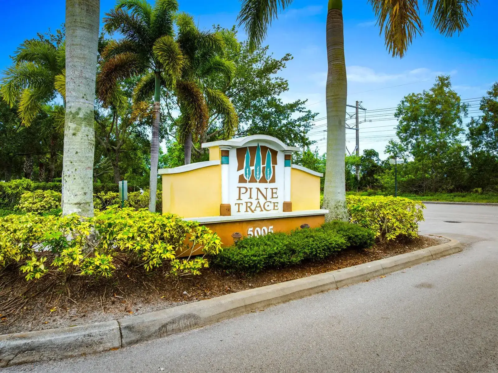5565 NW Pine Trail Circle, Port St. Lucie FL 34983 photo 3