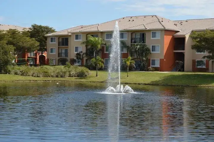 4163 N HAVERHILL Road # 1215, West Palm Beach FL 33417