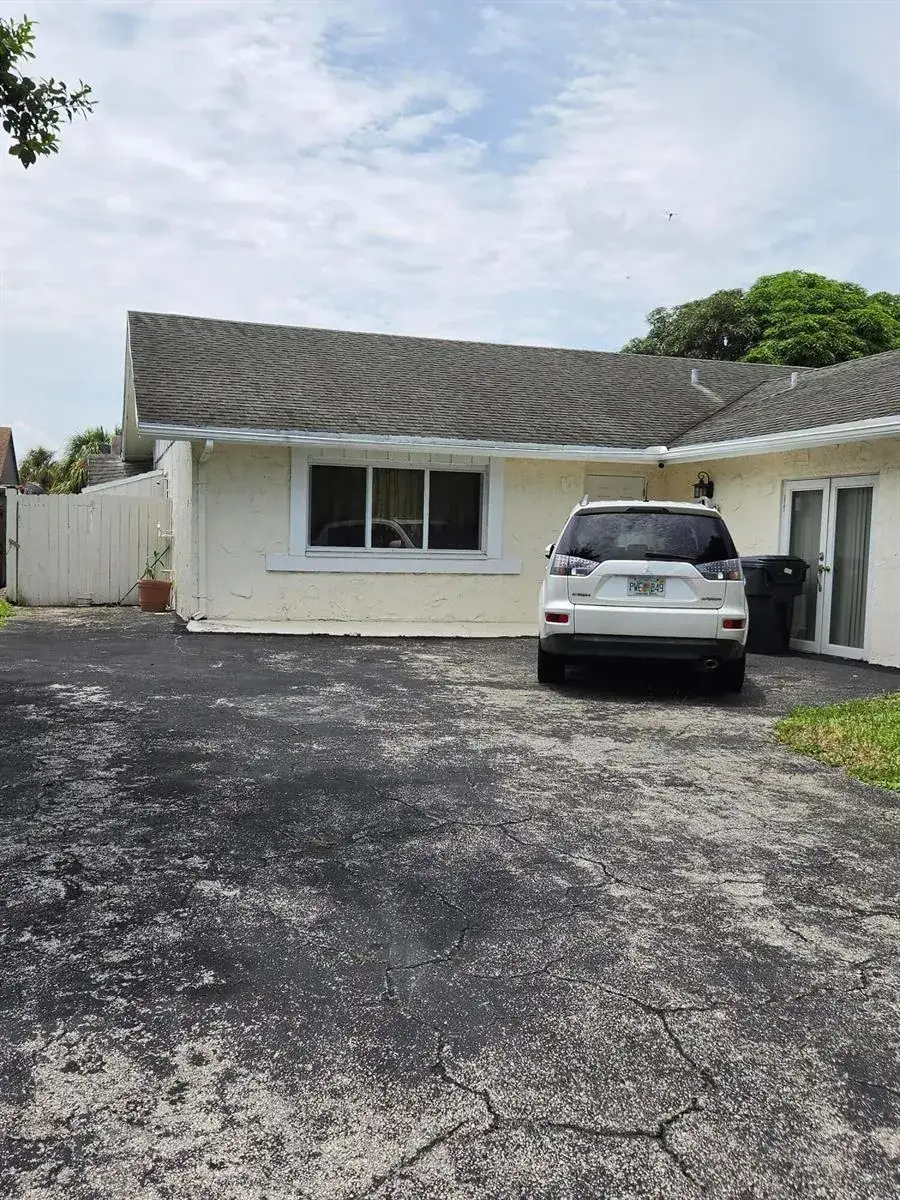 7520 SW 6TH Court SW, North Lauderdale FL 33068
