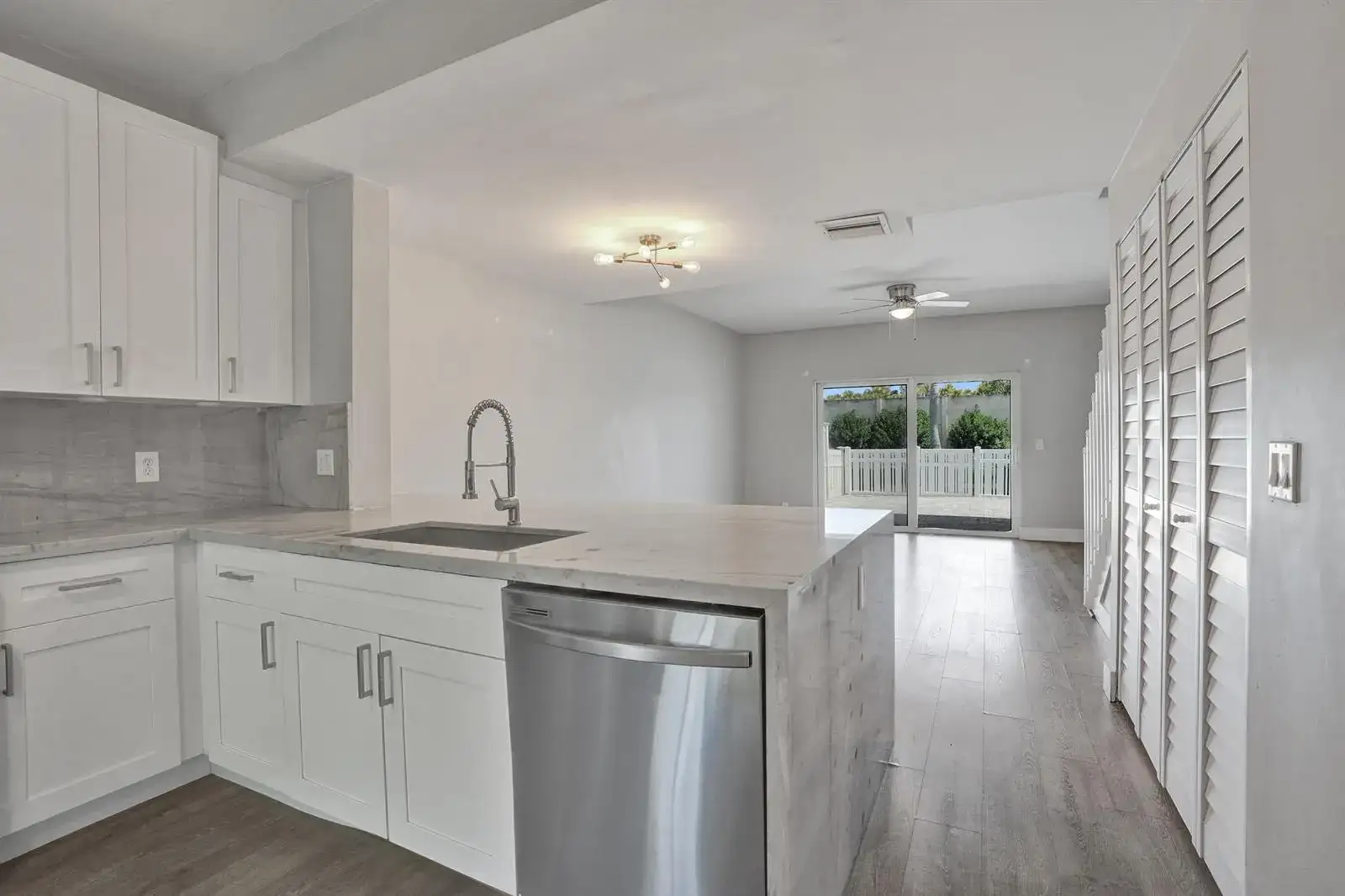 9913 NW 57TH Manor, Coral Springs FL 33076 photo 3
