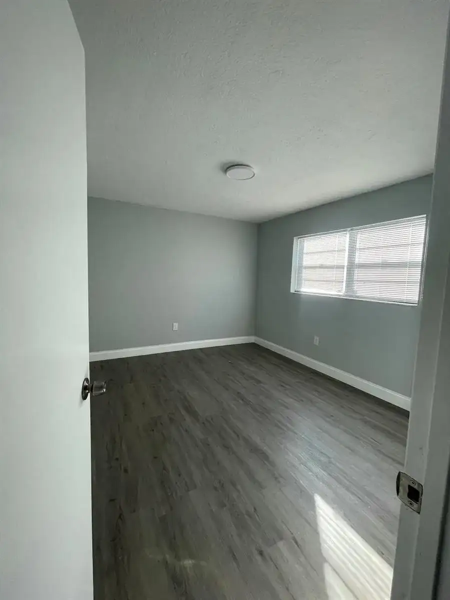 110 SE 7TH Street # 2, Hallandale Beach FL 33009 photo 3