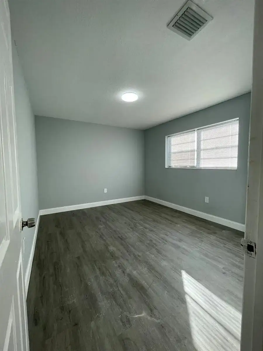 110 SE 7TH Street # 2, Hallandale Beach FL 33009 photo 5