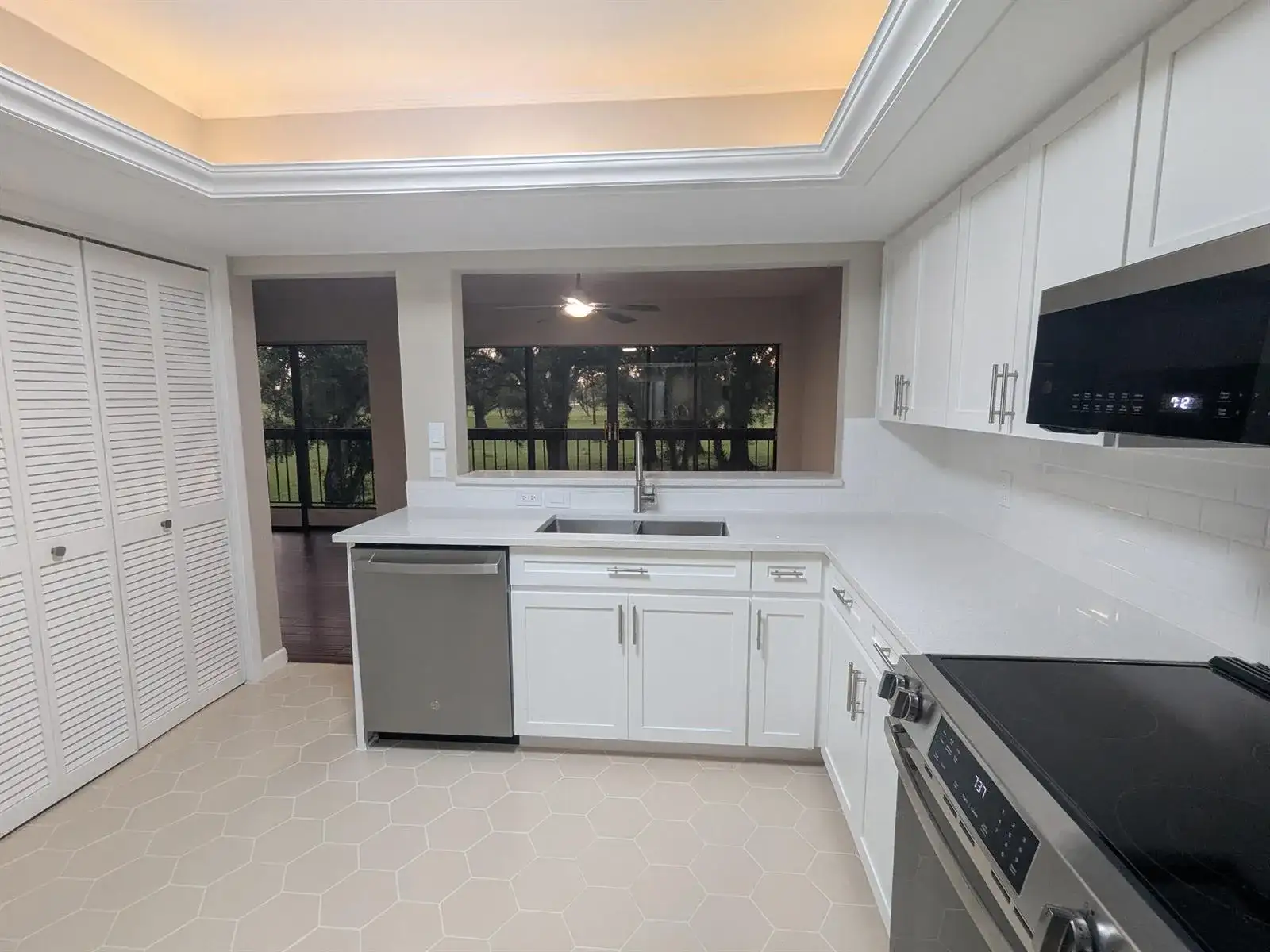 9460 MEADOWOOD Drive # 203, Fort Pierce FL 34951 photo 5