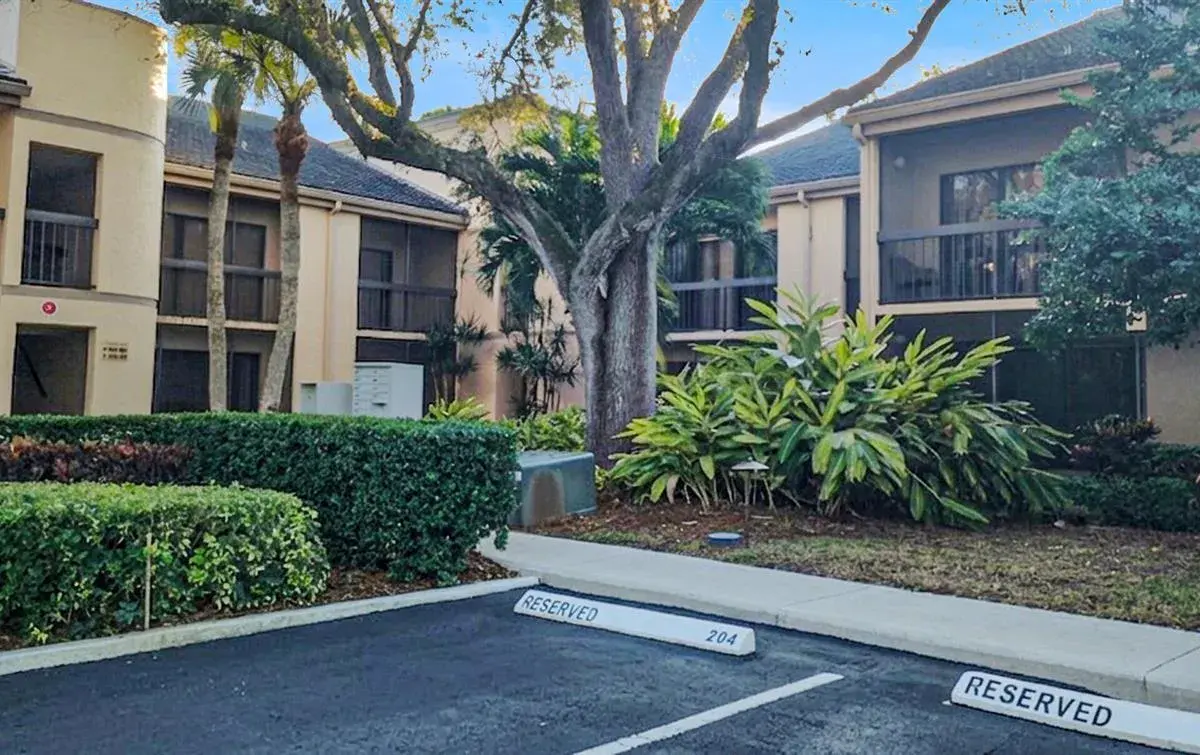 9460 MEADOWOOD Drive # 203, Fort Pierce FL 34951