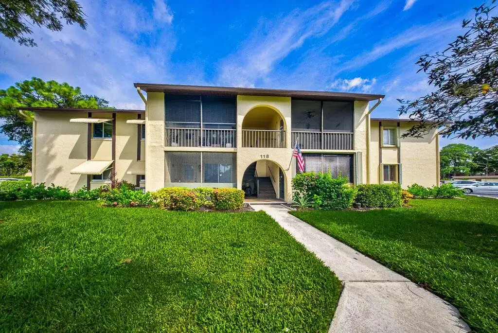 118 Lake Pine Circle # 2, FL 33463 photo 2