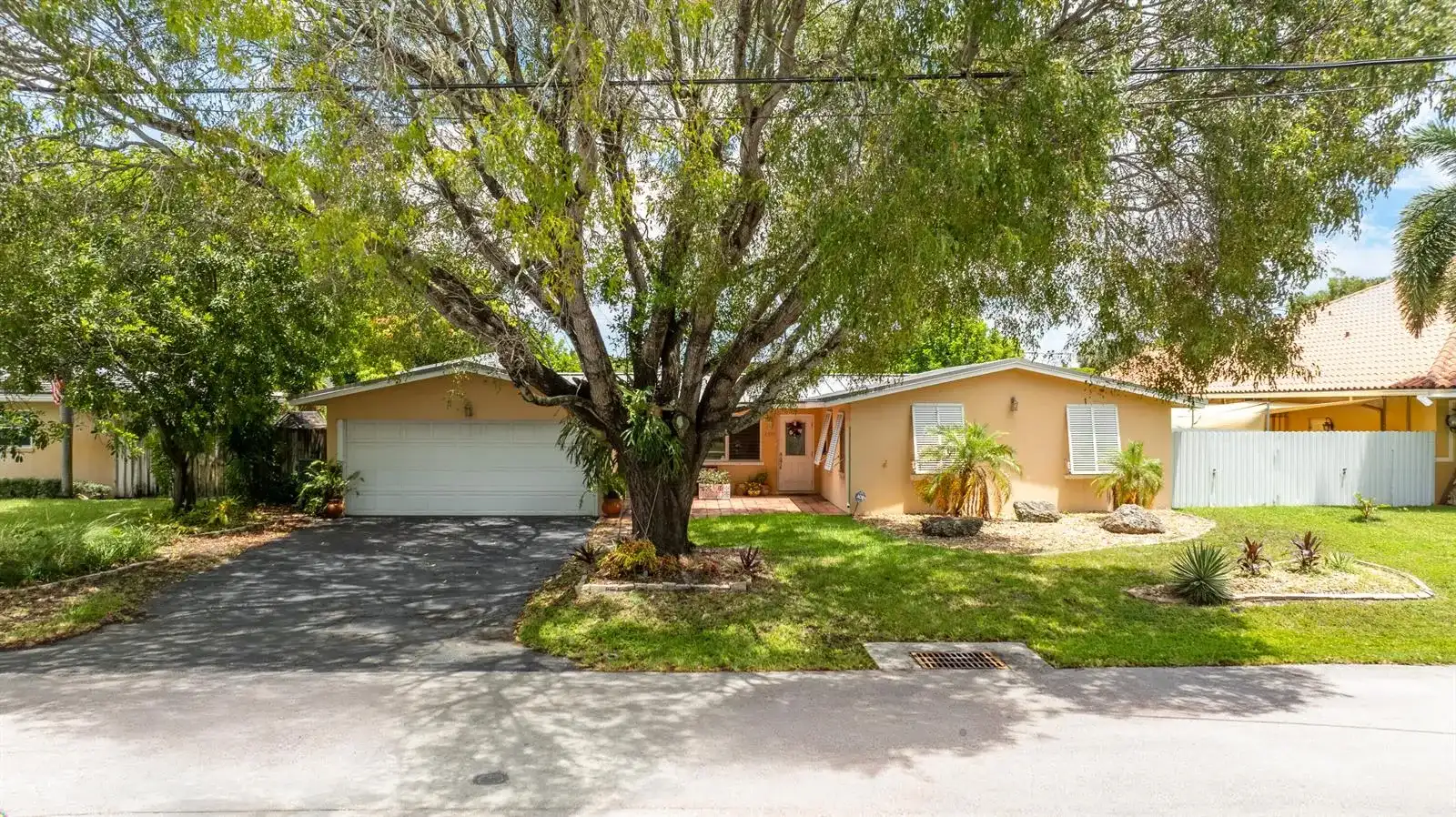 1601 NE 48TH Court, Oakland Park FL 33334