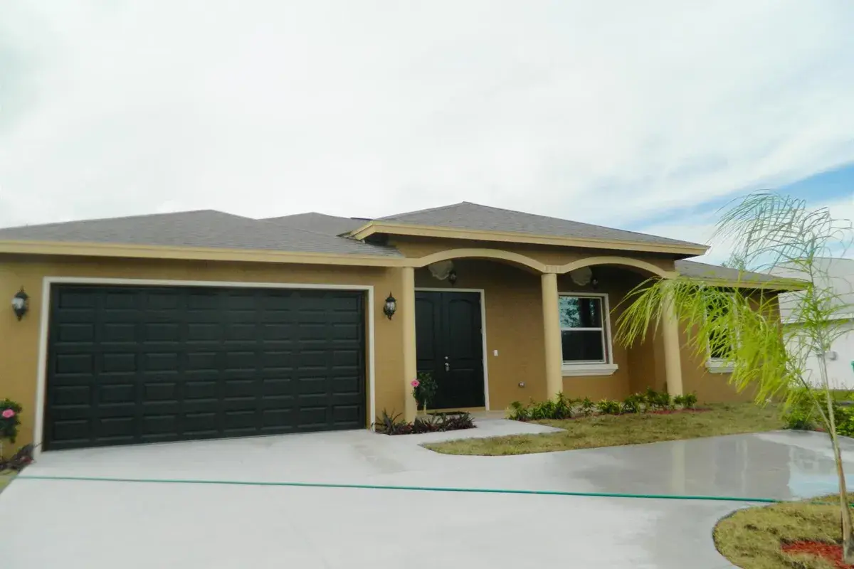 4174 SW Darwin Boulevard, Port St. Lucie FL 34953