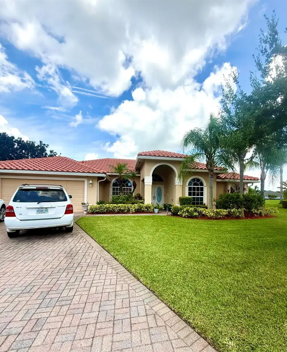 261 SW EGRET Landing, Port St. Lucie FL 34953 photo 2
