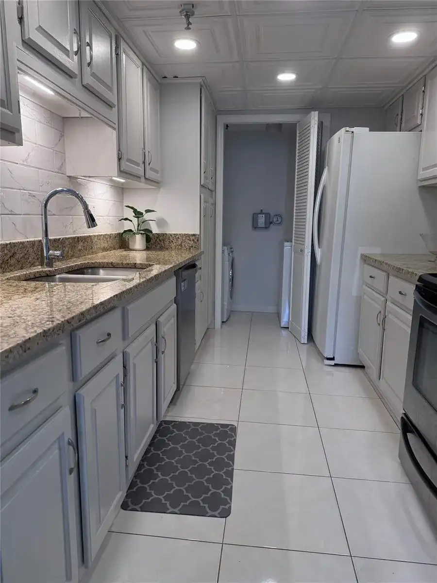 859 JEFFERY Street # 1040, Boca Raton FL 33487 photo 2