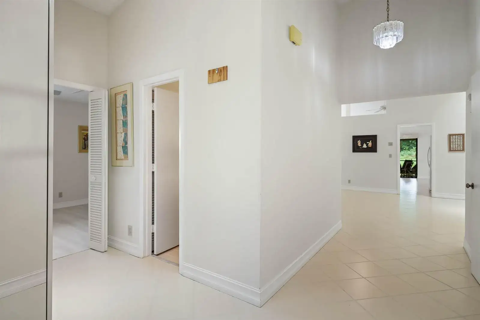 7003 GOLF POINTE Circle, Tamarac FL 33321 photo 2
